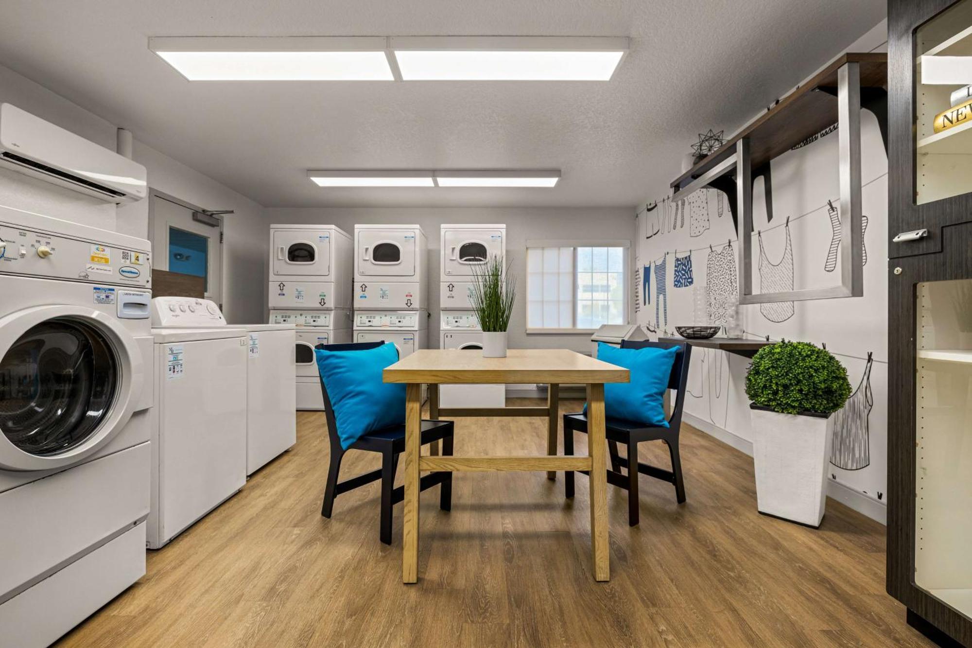 Sonesta Simply Suites Irvine East Foothill Lake Forest Ngoại thất bức ảnh