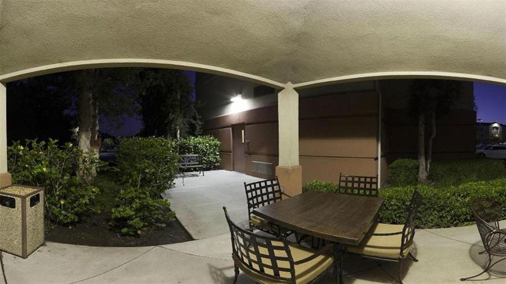 Sonesta Simply Suites Irvine East Foothill Lake Forest Ngoại thất bức ảnh